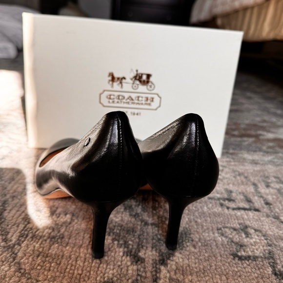 COACH Leather Pumps size 6 (with box) - Picture 5 of 7